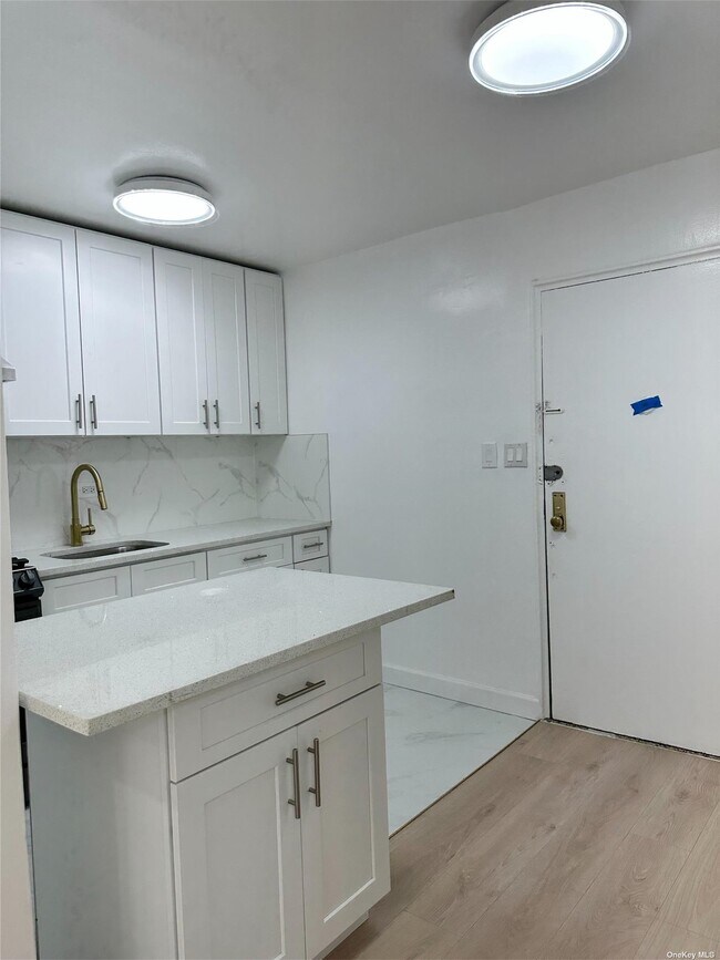 Building Photo - 43-43 Kissena Blvd
