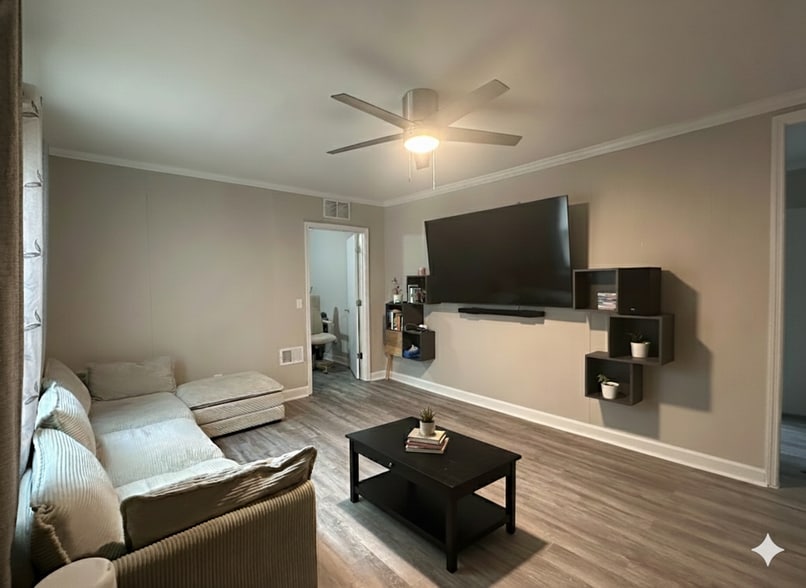 Living Room - 3704 Riviera Rd