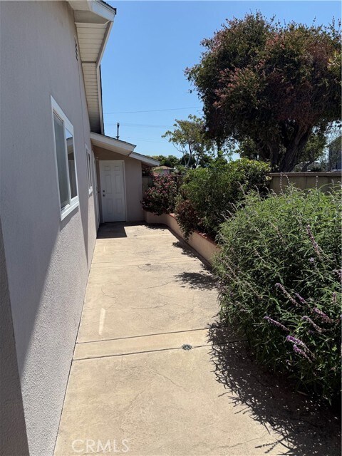 Building Photo - 15841 Rollins Ln