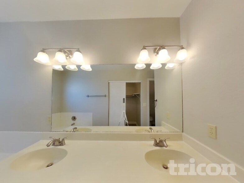 Building Photo - 274 Spring Hills Ln