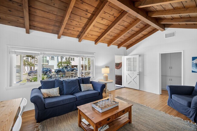 Building Photo - 237 Avenida Montalvo