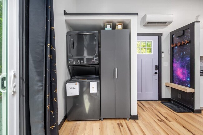 Building Photo - 288 Stone Wall Rd