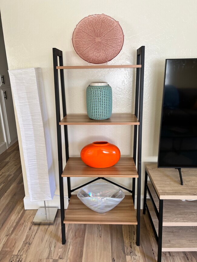 Building Photo - 3320 Panorama Dr