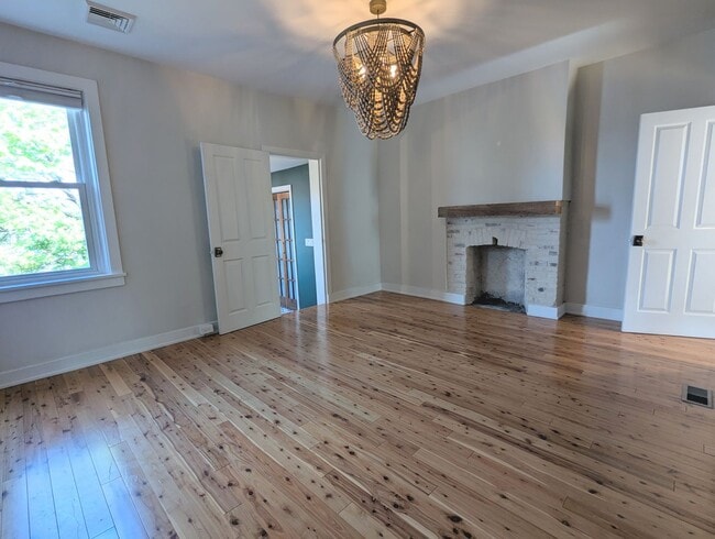 Building Photo - Modern 2 Bedroom 1.5 Bathroom Home (Lawrenceville)