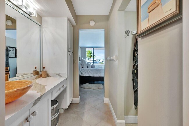 Building Photo - 134 Lakeshore Dr