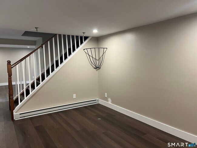 Building Photo - 49 Warner Rd