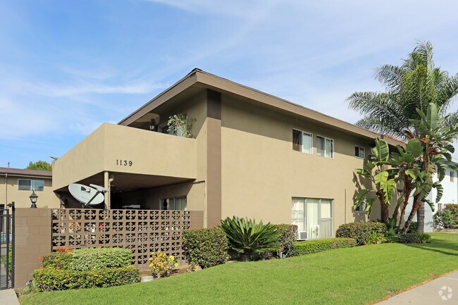 Building Photo - Casa Grande