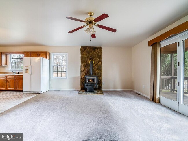 Building Photo - 26185 Independence Rd