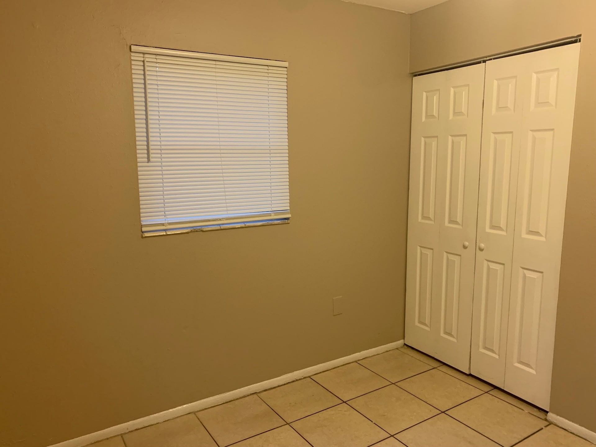 Building Photo - 10008 N Lantana Ave