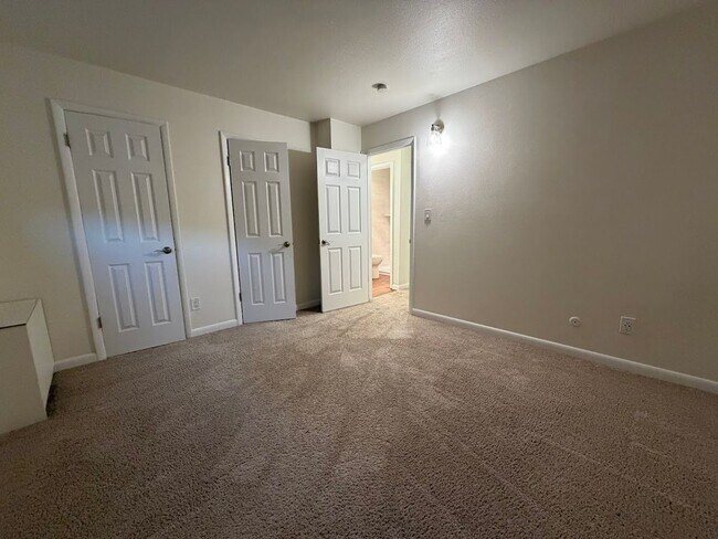 Building Photo - 3161 Madison Ave