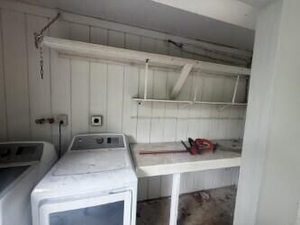 Building Photo - 2329 Fairway Dr