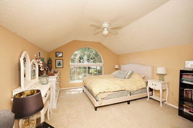 Building Photo - Bluewater Bay Four Bedroom House