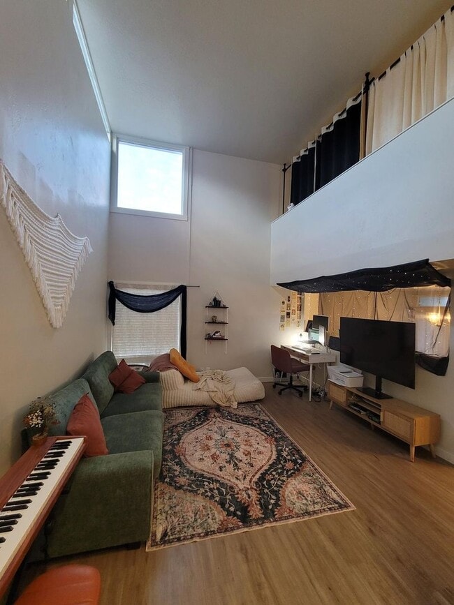 Building Photo - Cherry Lane Commons