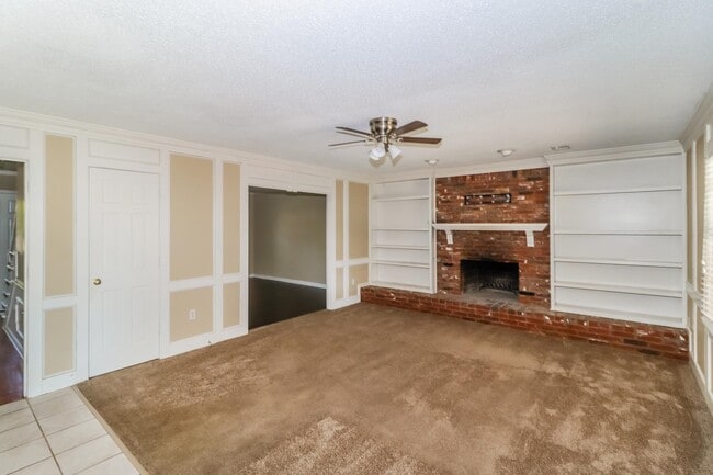Building Photo - 7961 Elm Leaf Dr