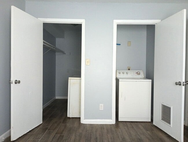 Building Photo - Glen Park Circle Apartments