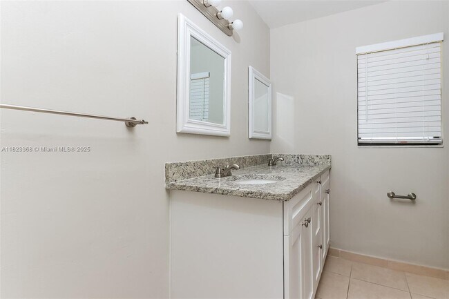 Building Photo - 11646 Anhinga Dr