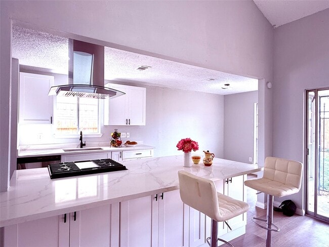 Building Photo - 12071 Plumbrook Dr