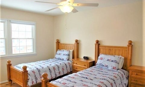 Building Photo - Spacious 4Bd/2.5Bth Single-Family Home with Garage & Fenced Yard – Prime Location!