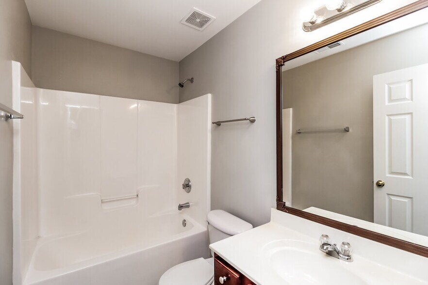 Building Photo - 4013 Lawrence Daniel Dr