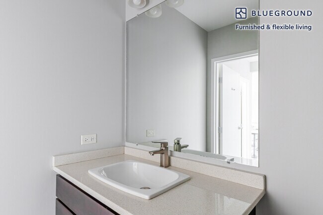 Building Photo - 121 W Chestnut St