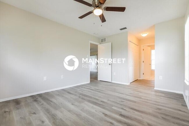 Building Photo - 3 Bedroom Pet-Friendly Home in VENICE, FL with Main Street Renewal