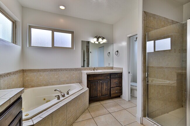 Building Photo - 2478 E Springs Dr