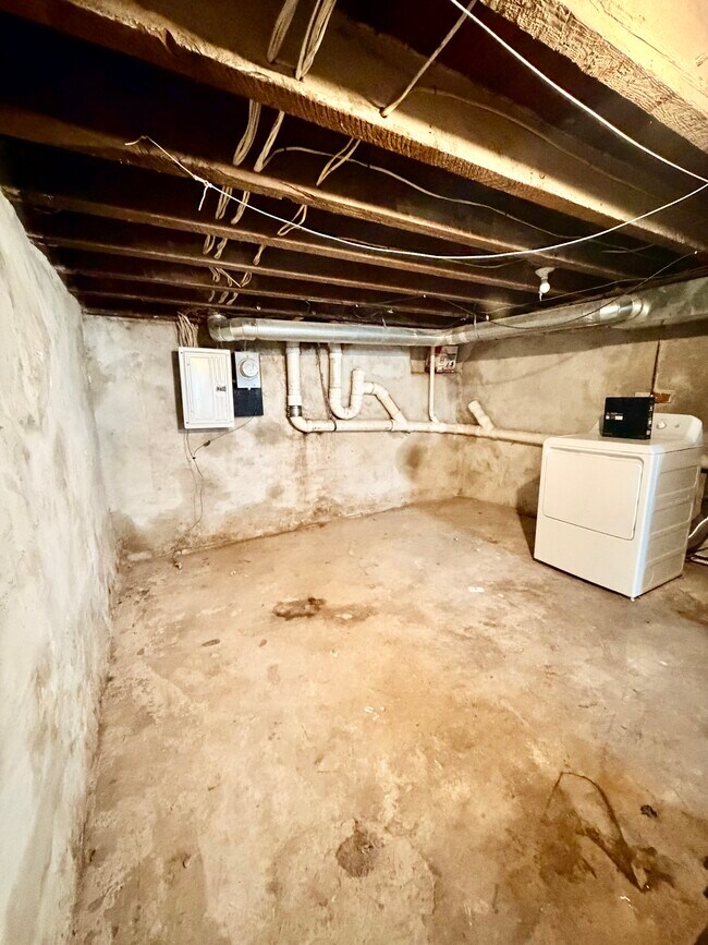 Building Photo - 5023 Tacoma St