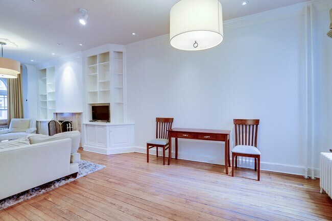 Building Photo - 1512 Swann St NW