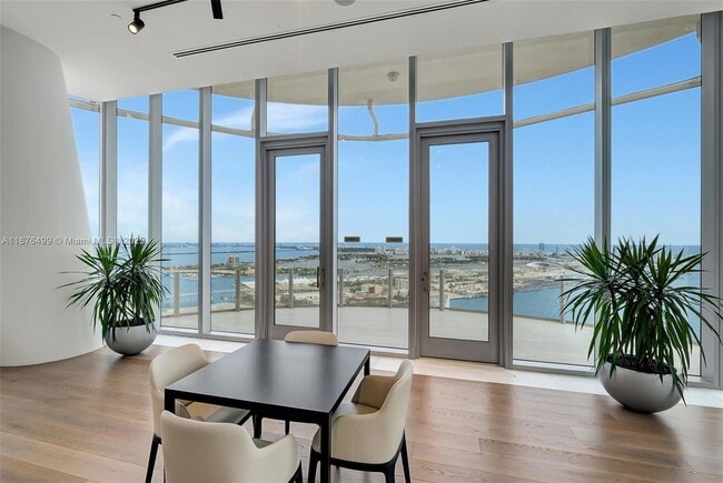 Building Photo - 300 Biscayne Blvd Way