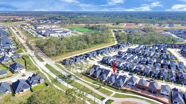 Building Photo - 1535 Park Path Dr