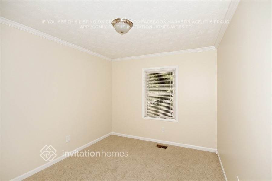 Building Photo - 208 Clydesdale Rd