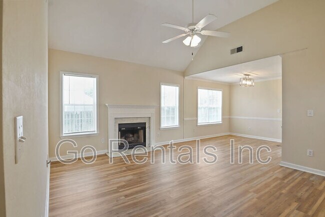 Building Photo - 117 Sunset Ln