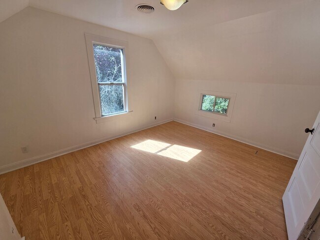 Building Photo - 125 S Cambrian Ave
