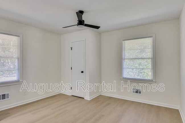 Building Photo - 2618 Providence Ct