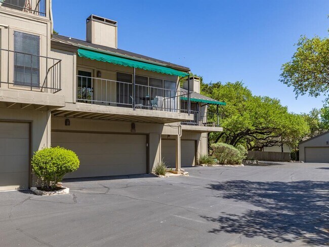 Building Photo - 1821 Westlake Dr