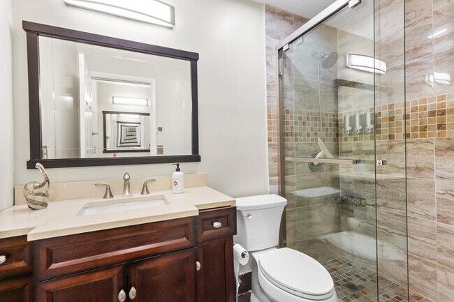 Building Photo - 9210 Oak Grove Cir