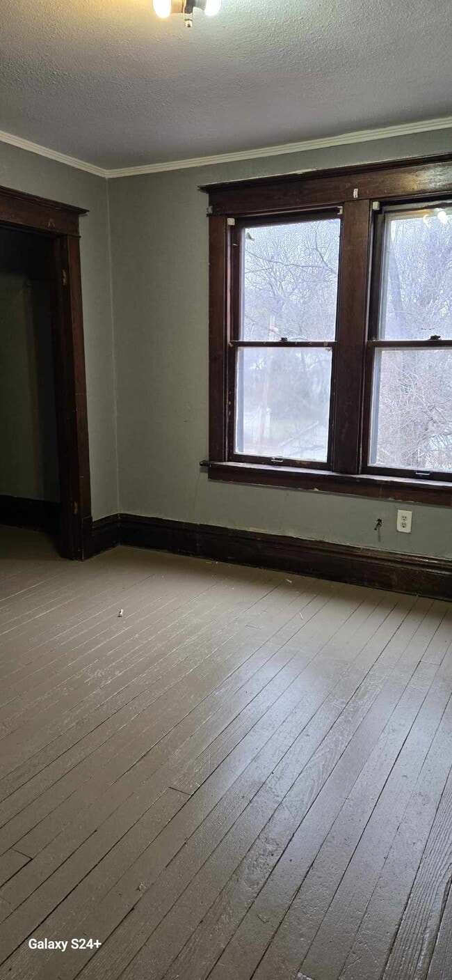Building Photo - 610 Sloan St