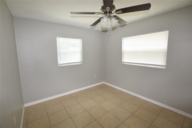 Building Photo - 4840 Grovemont Pl