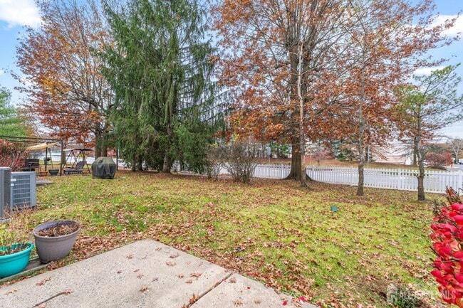 Building Photo - 155 Salem Rd