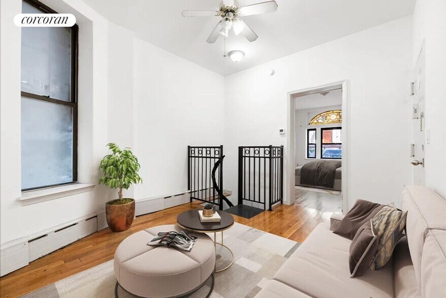 Building Photo - 316 W 51st St
