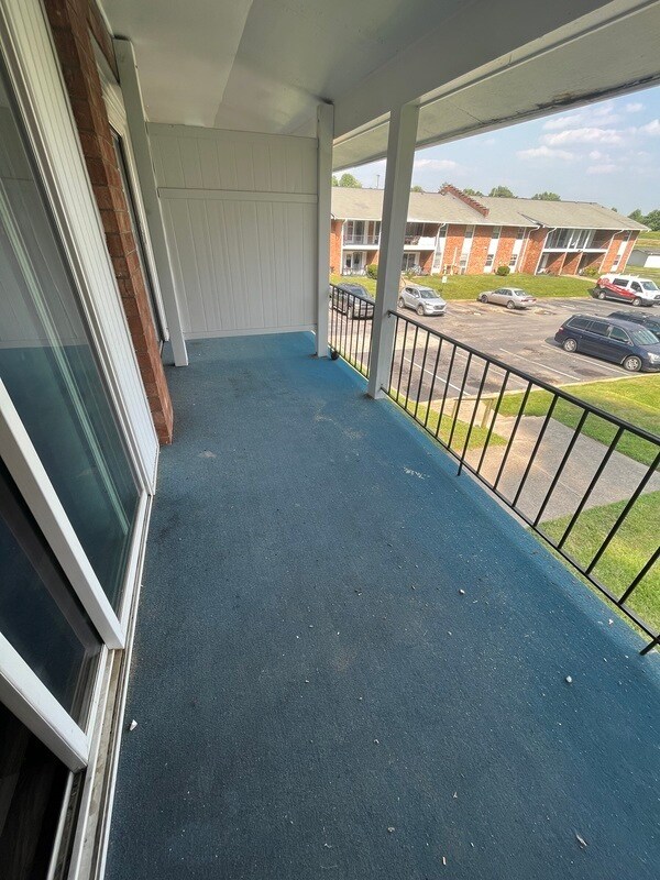 Building Photo - 2833 N O.Henry Blvd