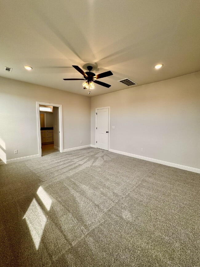 Building Photo - 6747 Winterwood Ave