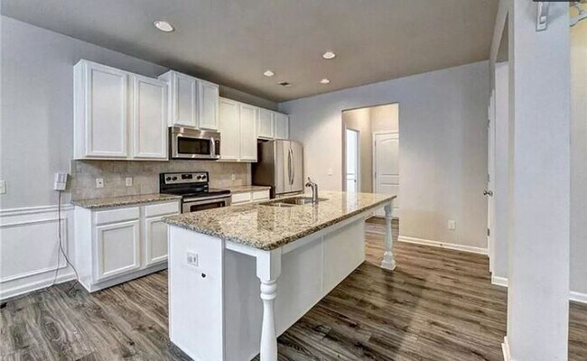 Building Photo - 5076 Apple Grove Rd NE