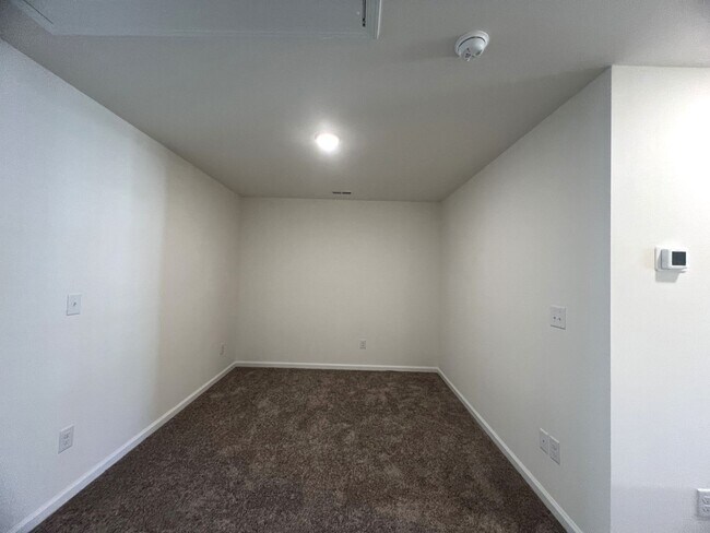 Building Photo - Arbor Mill Townhomes — Modern Living, Plus 1 Month FREE