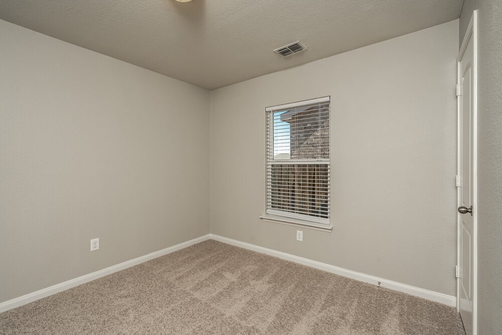 Building Photo - 157 Aaron St