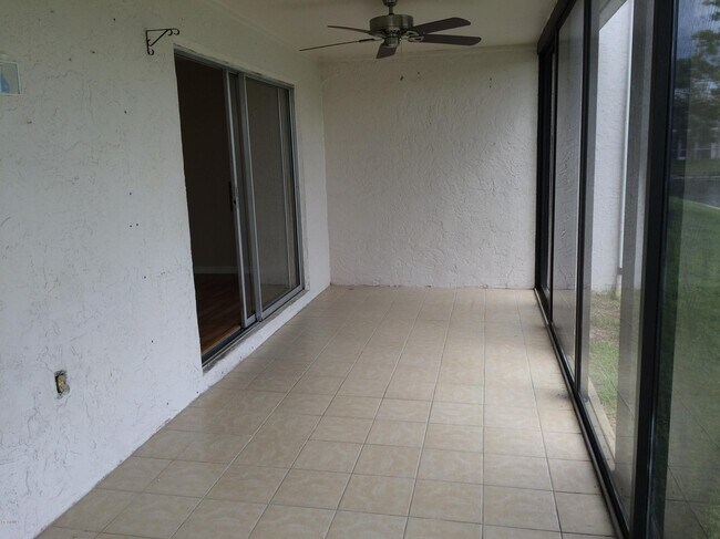 Building Photo - 412 Meadowlark Ln