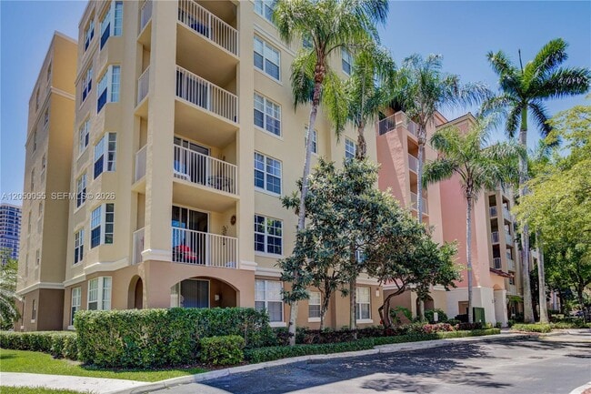 Building Photo - 19555 E Country Club Dr