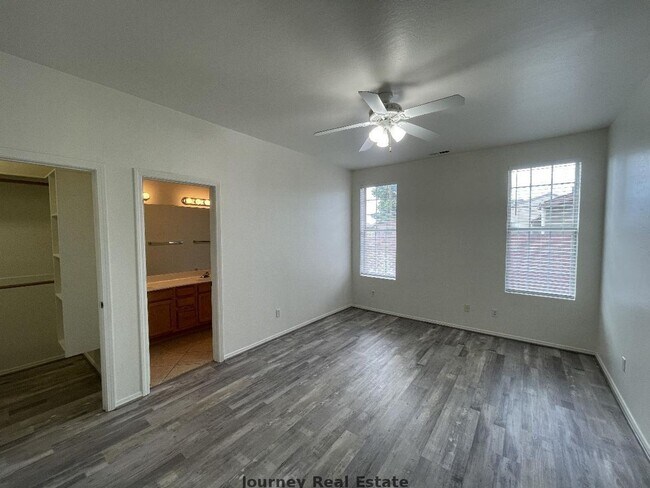 Building Photo - 3123 N Corrine Dr