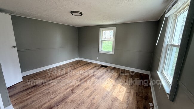 Building Photo - 522 Oak St