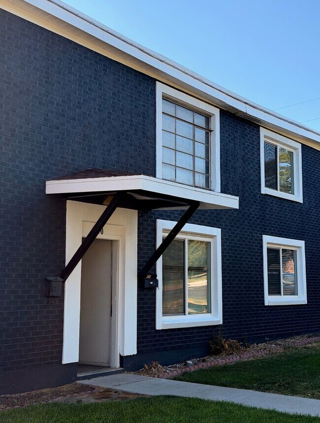 Building Photo - 224 S 900 E